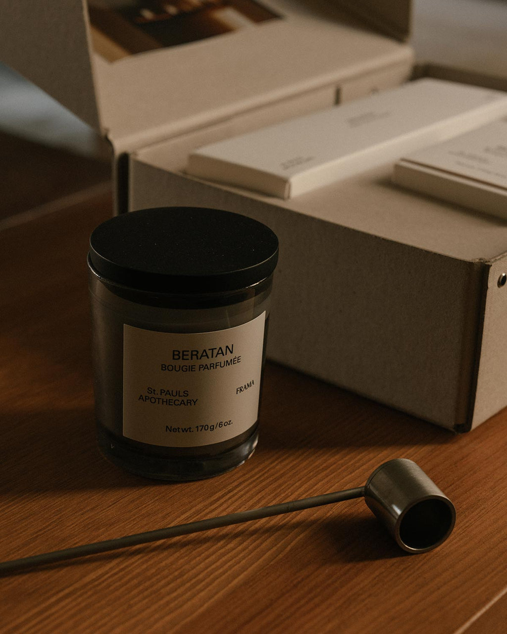 Gift Box: Scented Candle + Snuffer - Beratan