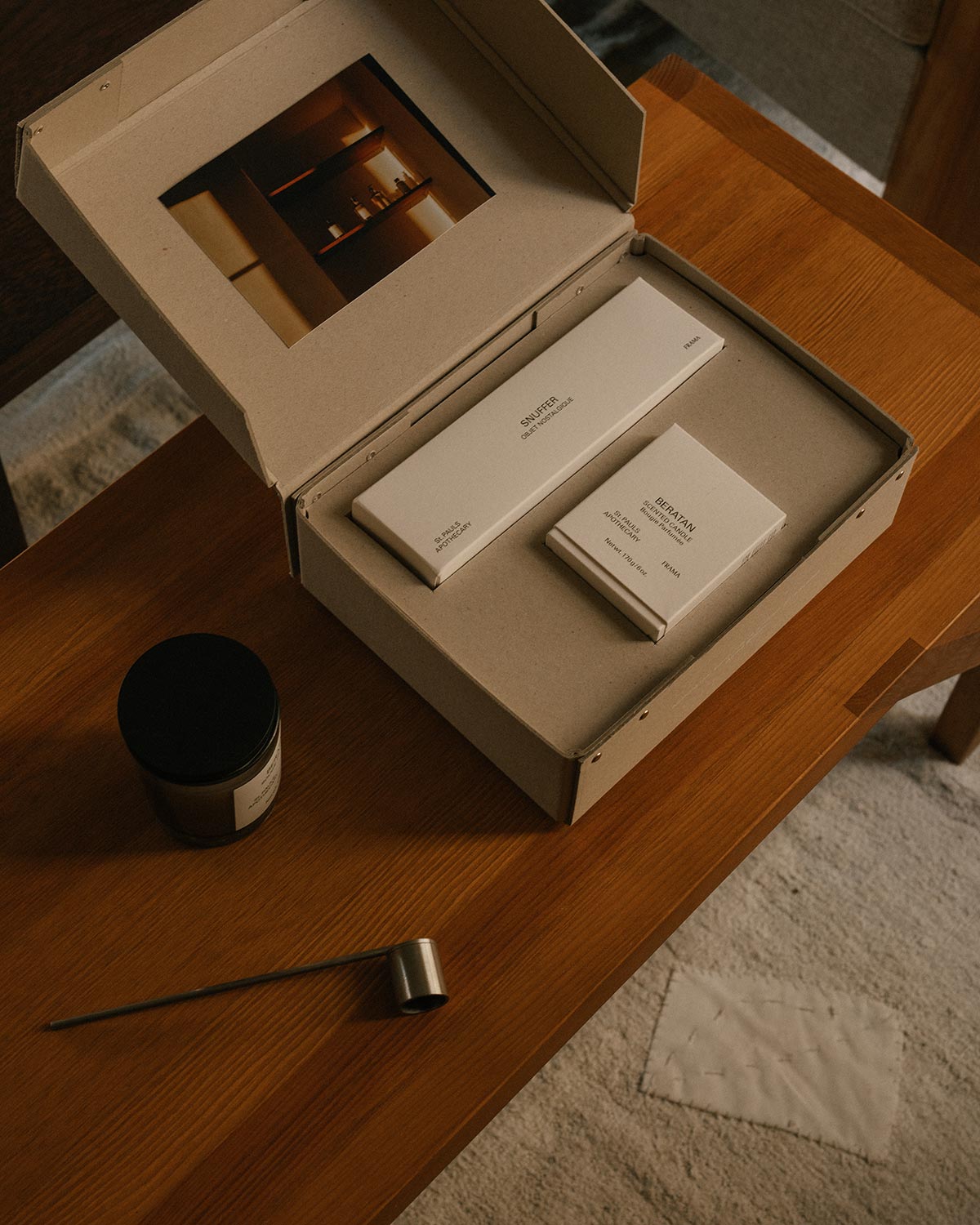 Gift Box: Scented Candle + Snuffer - Beratan