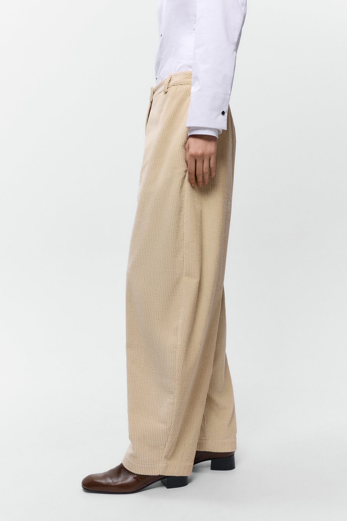 CORDUROY CURVED PANTS - Angora
