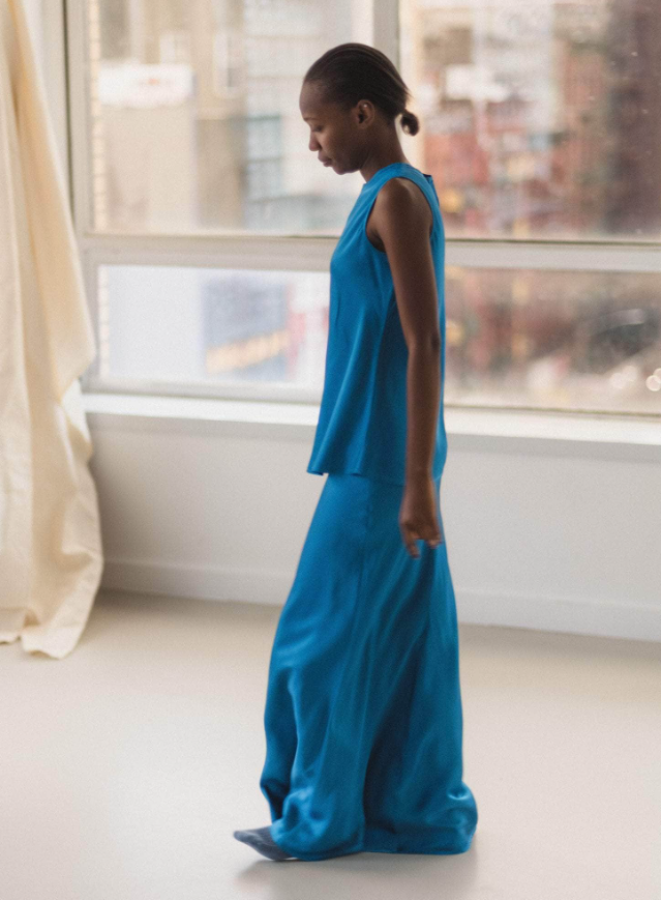 Baserange PF25 - Dydine Fitted Skirt - Ecovero Viscose - Ora blue