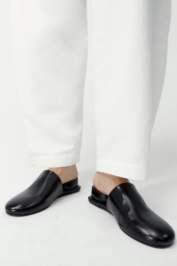 Cordera SS26 - ESTRUCTURA MULE - Black