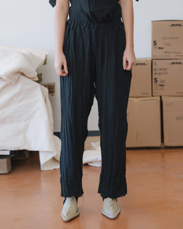 Baserange SS25 - Folio pants - Black