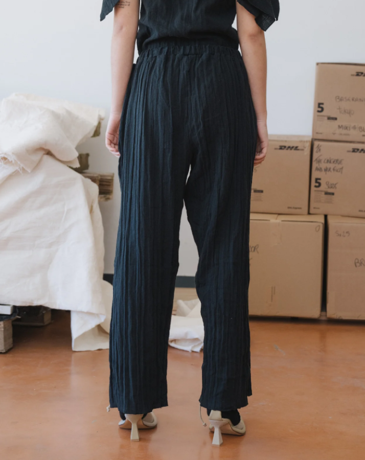 Baserange SS25 - Folio pants - Black