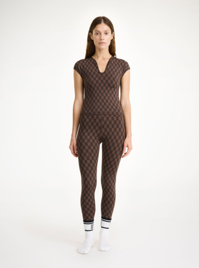 By Malene Birger AW24 - Venazia athletic top - Dark Mahogany