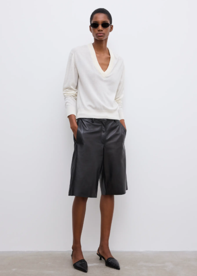 Dagmar SS26 - Boxy leather shorts - Black